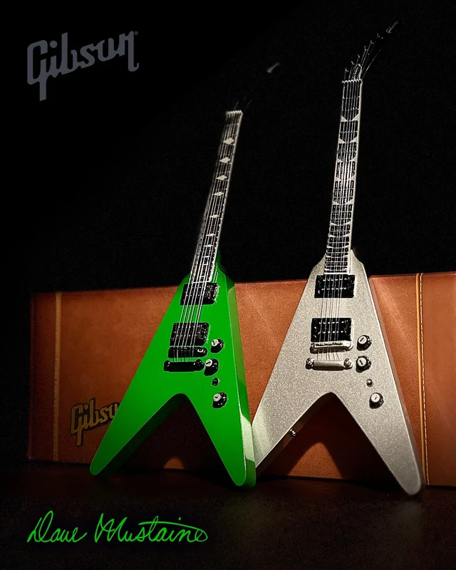DAVE MUSTAINE SIGNATURE GIBSON FLYING V SET OF 2 MINI GUITAR COLLECTION - RUST IN PEACE & SILVER METALLIC