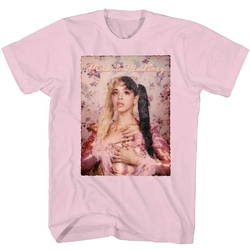 MELANIE MARTINEZ PORTRAIT T-SHIRTS pink